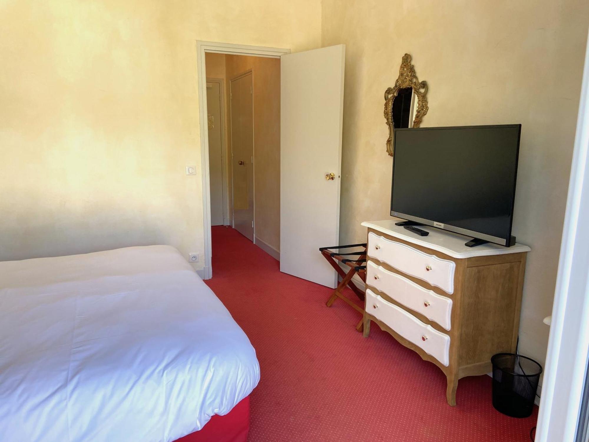 Hotel Beausejour Vic-sur-Cere Room photo